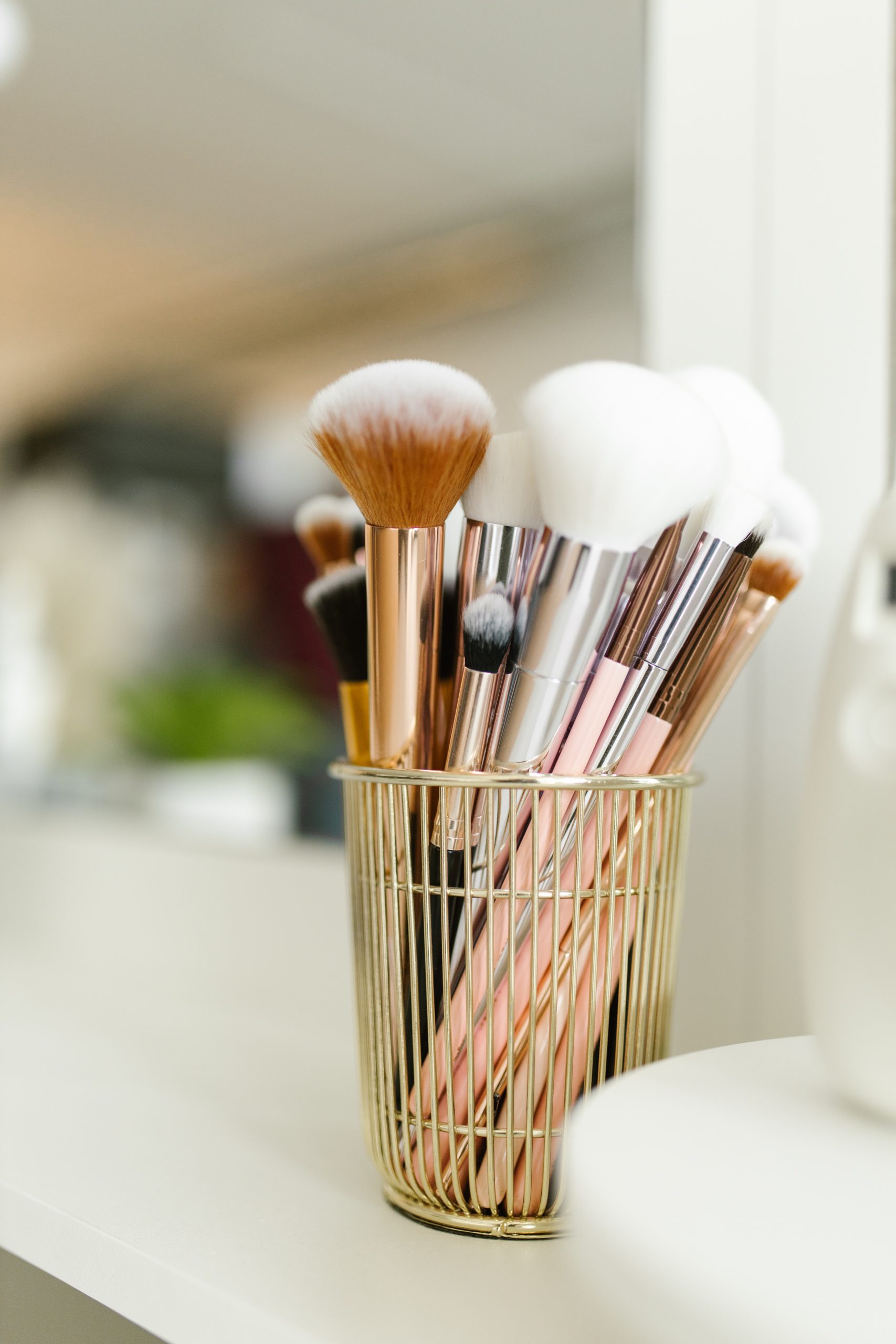 24) Unlocking Beauty: The Essential Guide to Sponge Makeup Brushes
